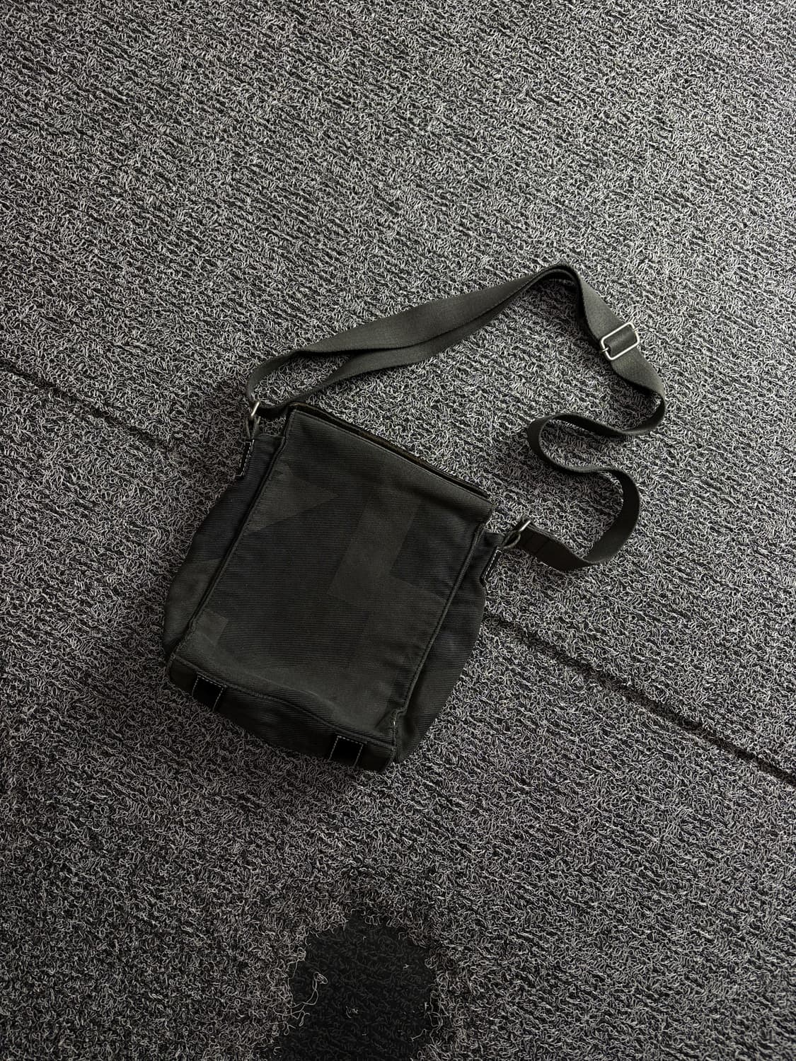 DKNY 올드스쿨 미신저백 크로스백 3810 상품이미지1