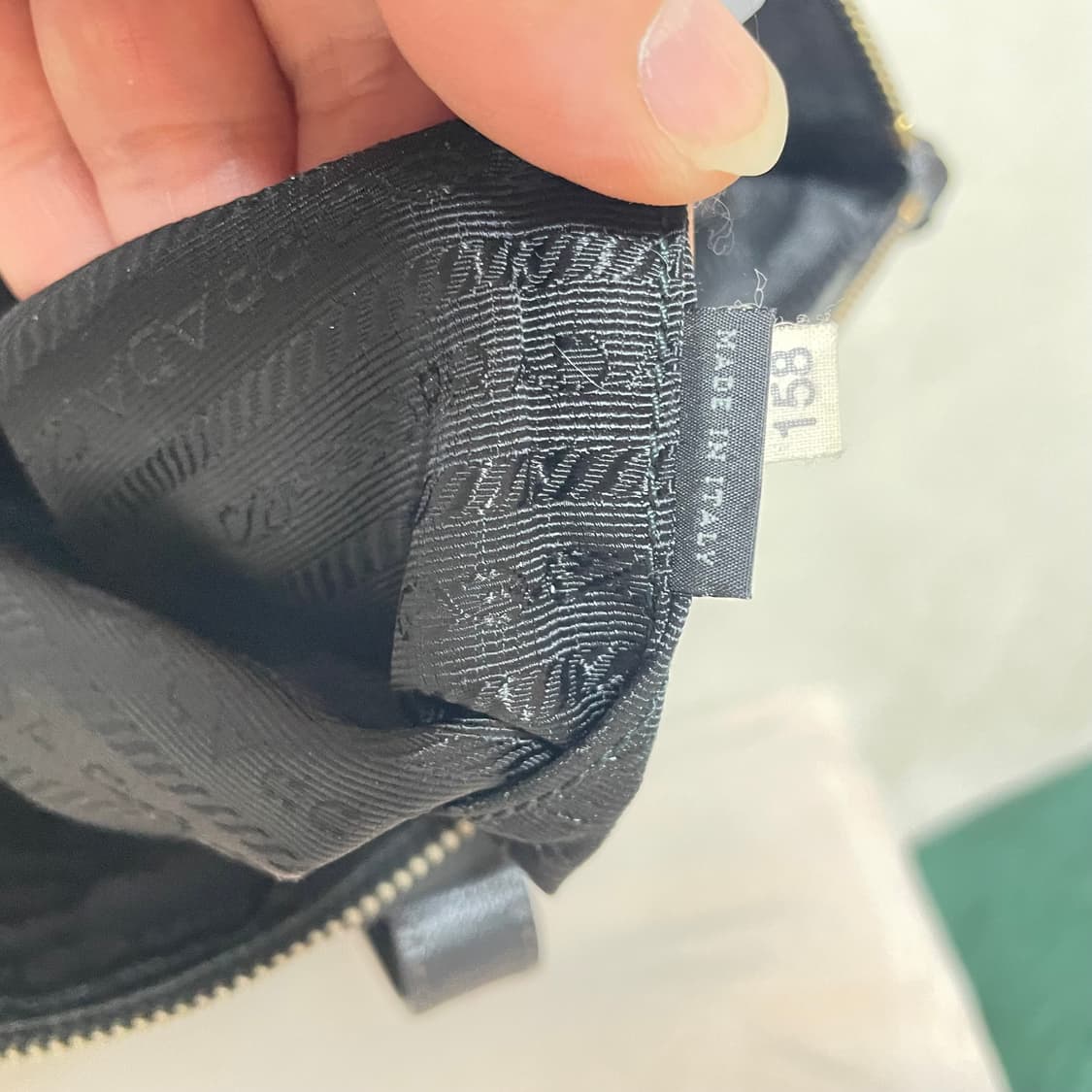 프라다(Prada) 삼각 로고 포코노 투웨이 나일론백 상품이미지6