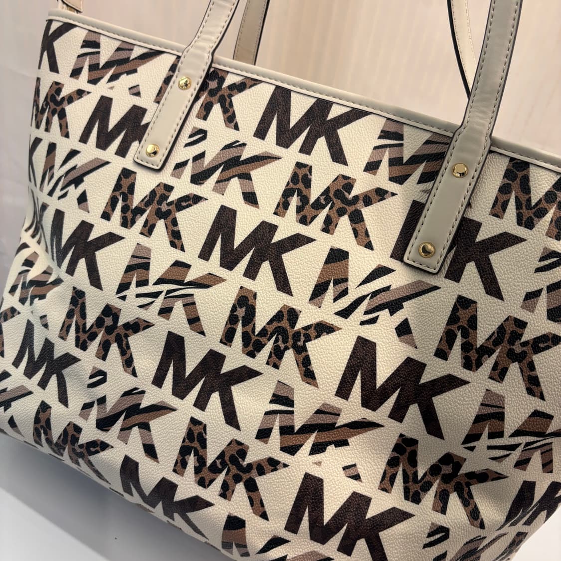 정품 마이클코어스 쇼퍼백     상품이미지5