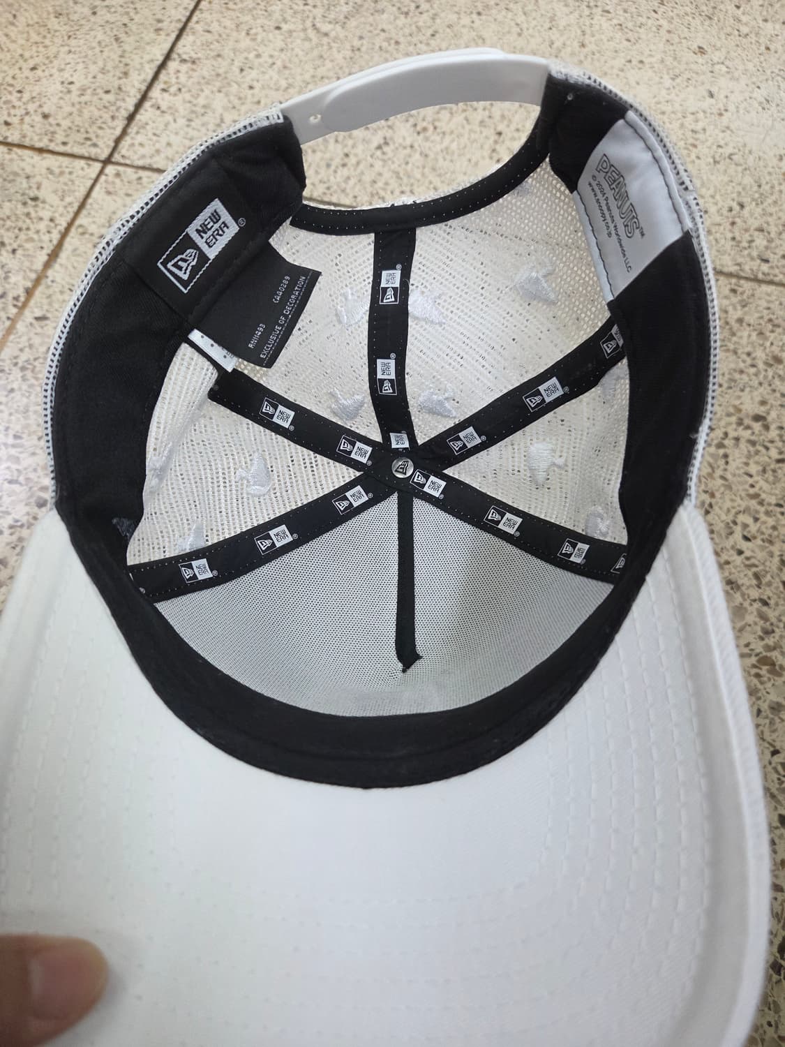 스누피 뉴에라 매쉬 볼캡 화이트 상품이미지5
