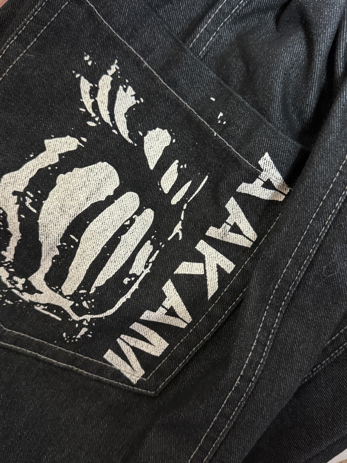 아캄 Knee Pin-tuck Printed Denim Pants 2 상품이미지1