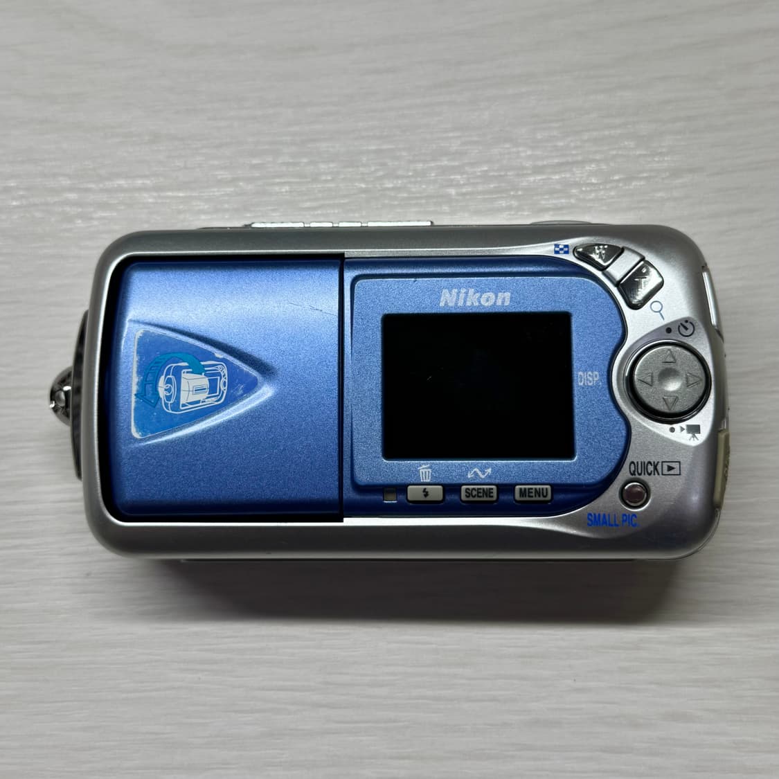 니콘 쿨픽스 2500 디카 황조지 르세라핌 홍은채 nikon y2k 상품이미지3