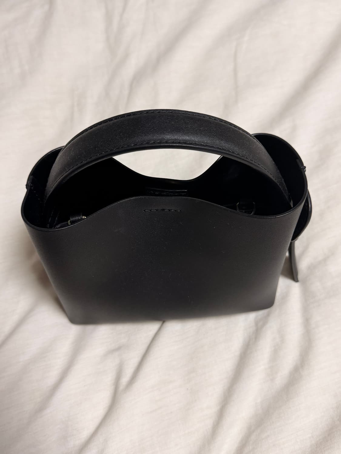 ARKET 아르켓 미니 크로스바디백 (Black) 상품이미지4