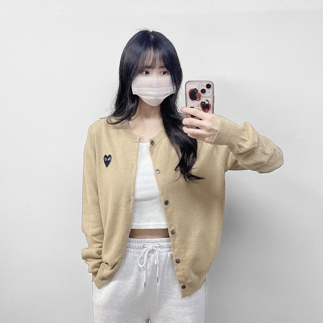 꼼데가르송 블랙 하트 와펜 라운드 가디건 베이지 상품이미지1