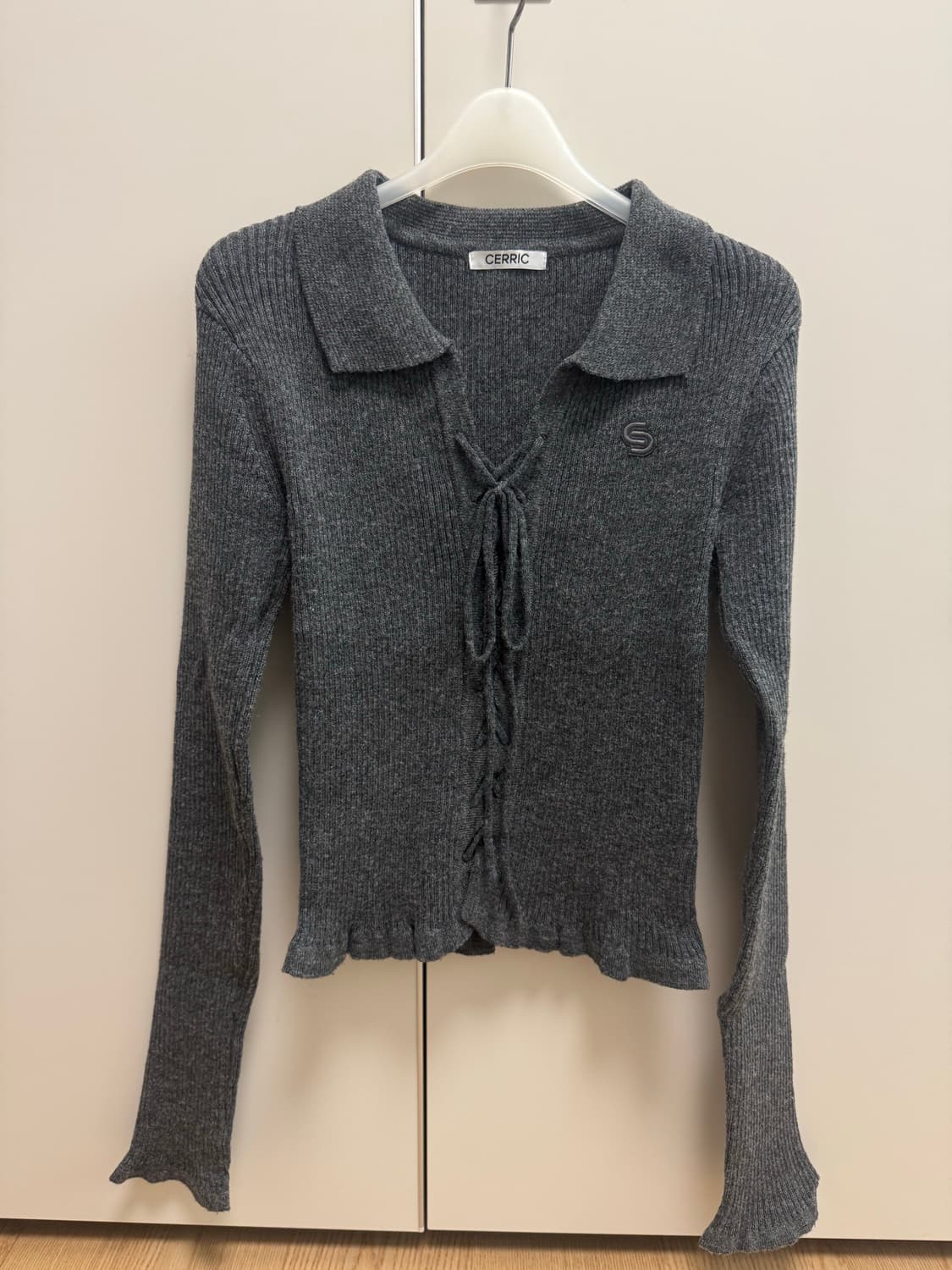 세릭 아일릿 셔링 카라 니트  상품이미지4