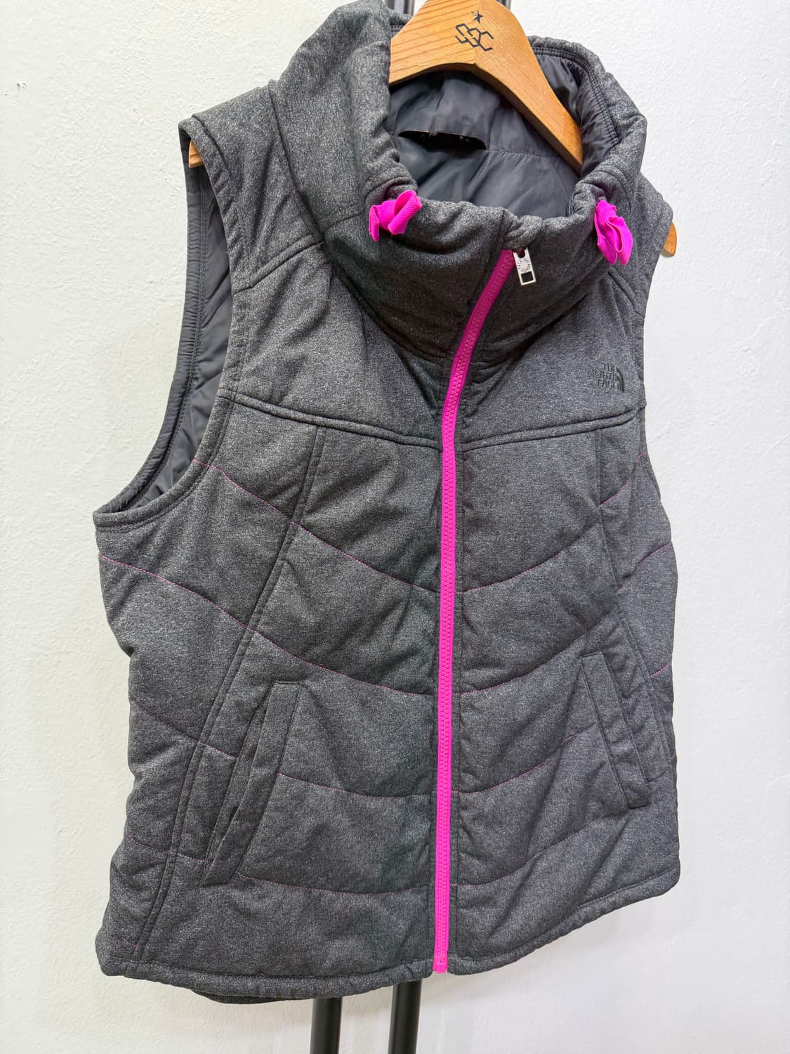 정품) 노스페이스 여성 패딩 조끼 M 상품이미지2