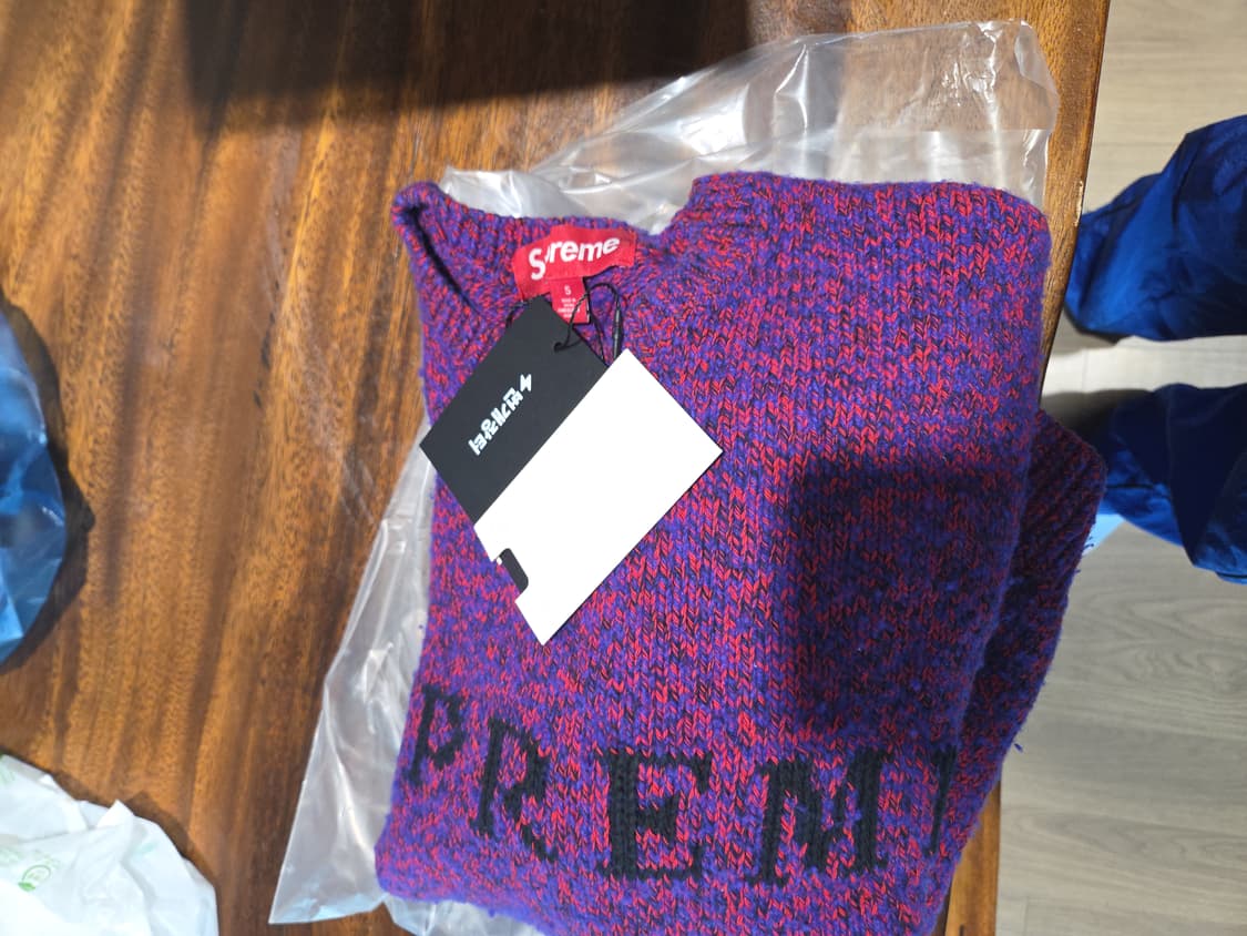 슈프림 니트 스웨터 S사이즈 (25ss) 상품이미지1