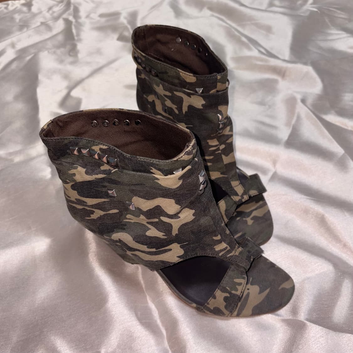 Ash camo pattern heels 상품이미지4