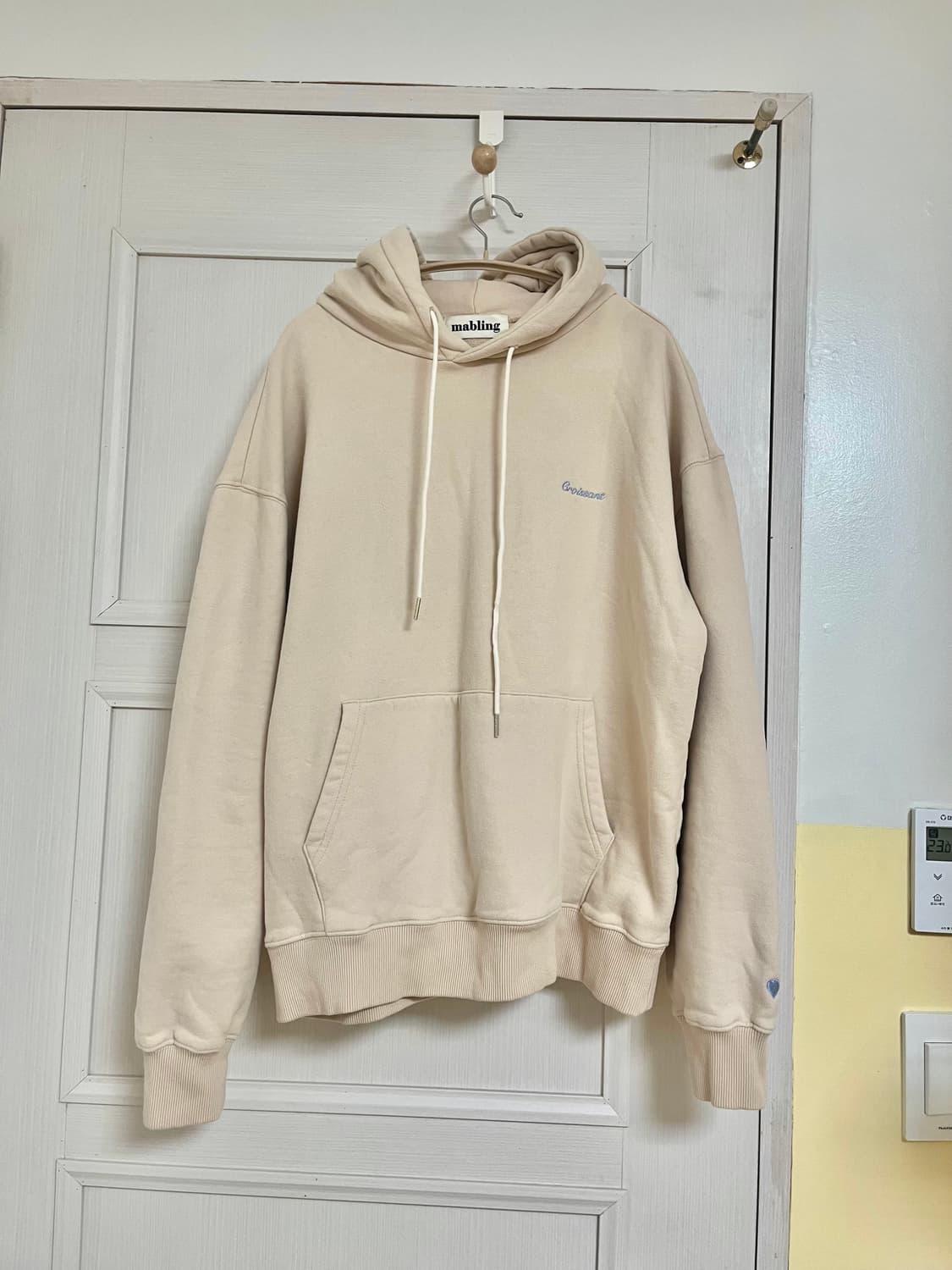 Mabling 마블링 자수 크로와상 버터크림 후드티 상품이미지1