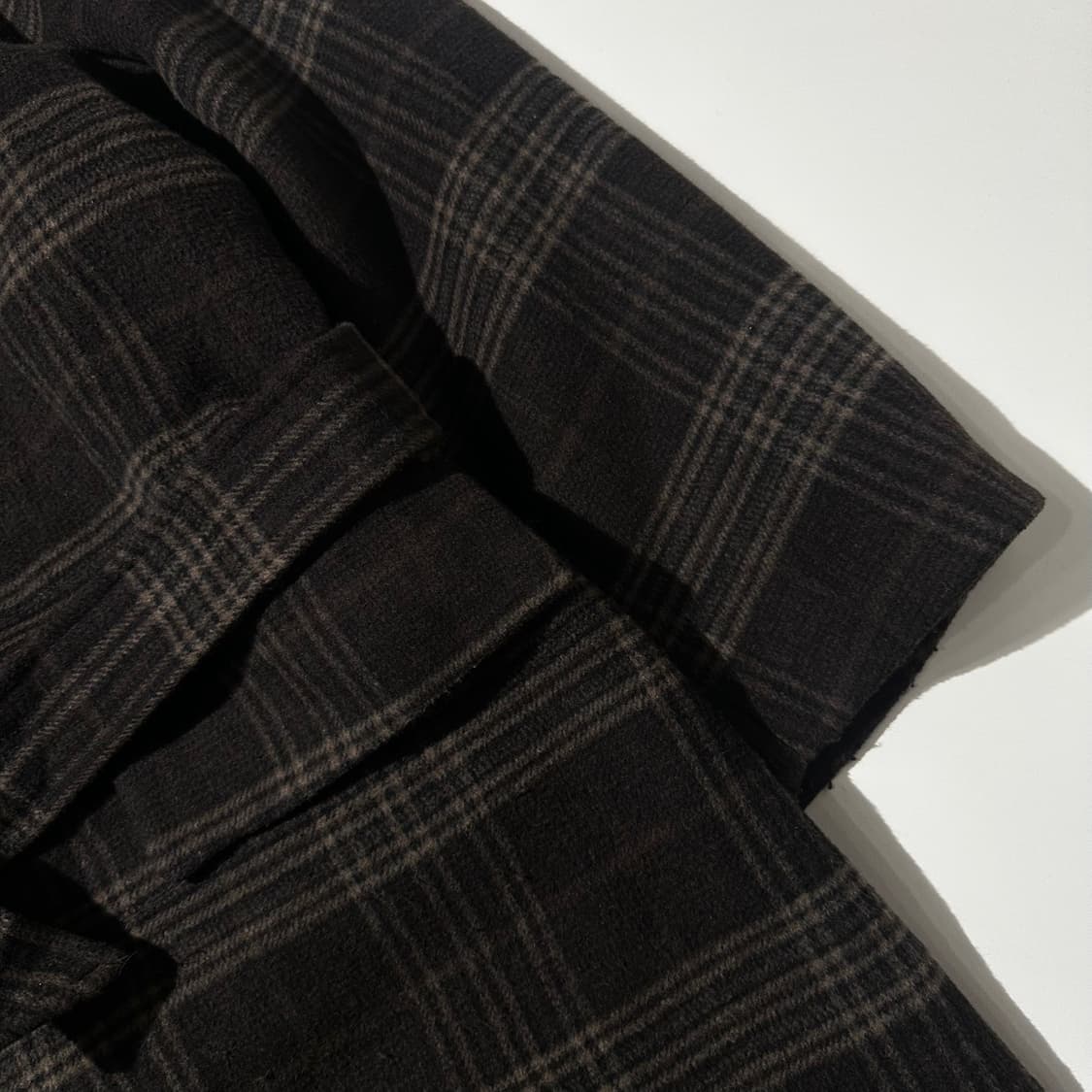 빔즈 하트 체크 로브 싱글 롱코트 상품이미지4