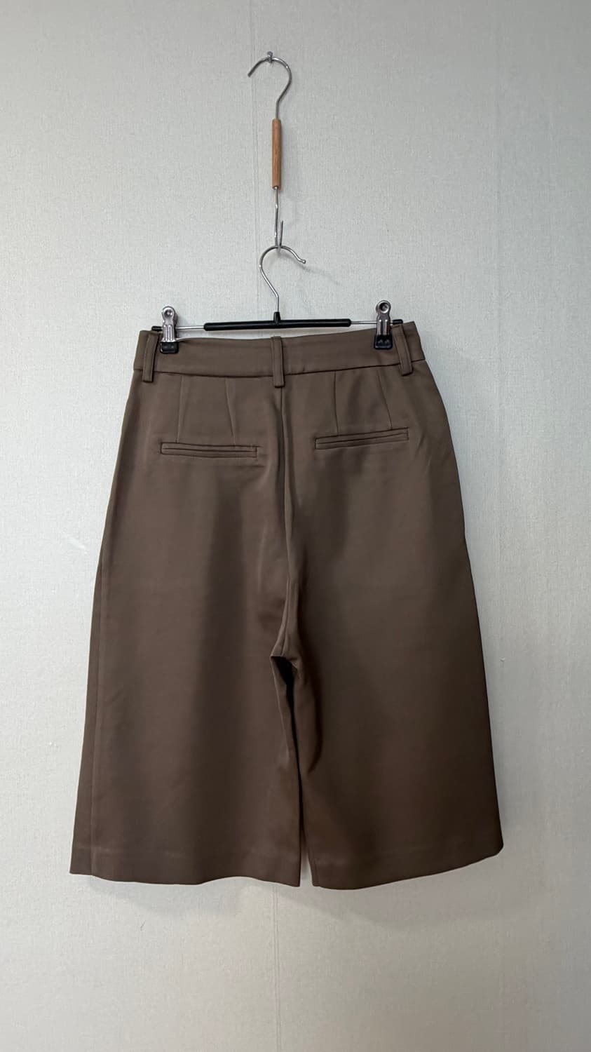 플라츠 PLATZ 핀턱 와이드 버뮤다 팬츠 55 정가 168,000원 상품이미지4
