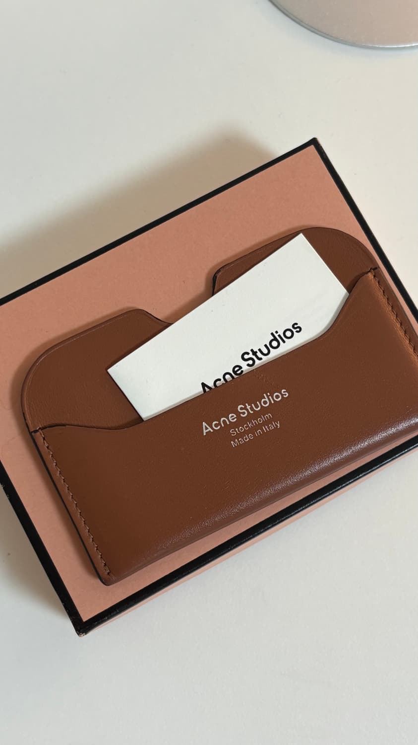 아크네스튜디오 카드홀더 상품이미지1