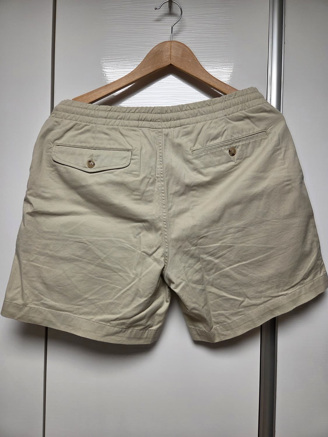 폴로 랄프로렌 클래식핏 반바지 (6인치/M/베이지) 상품이미지2