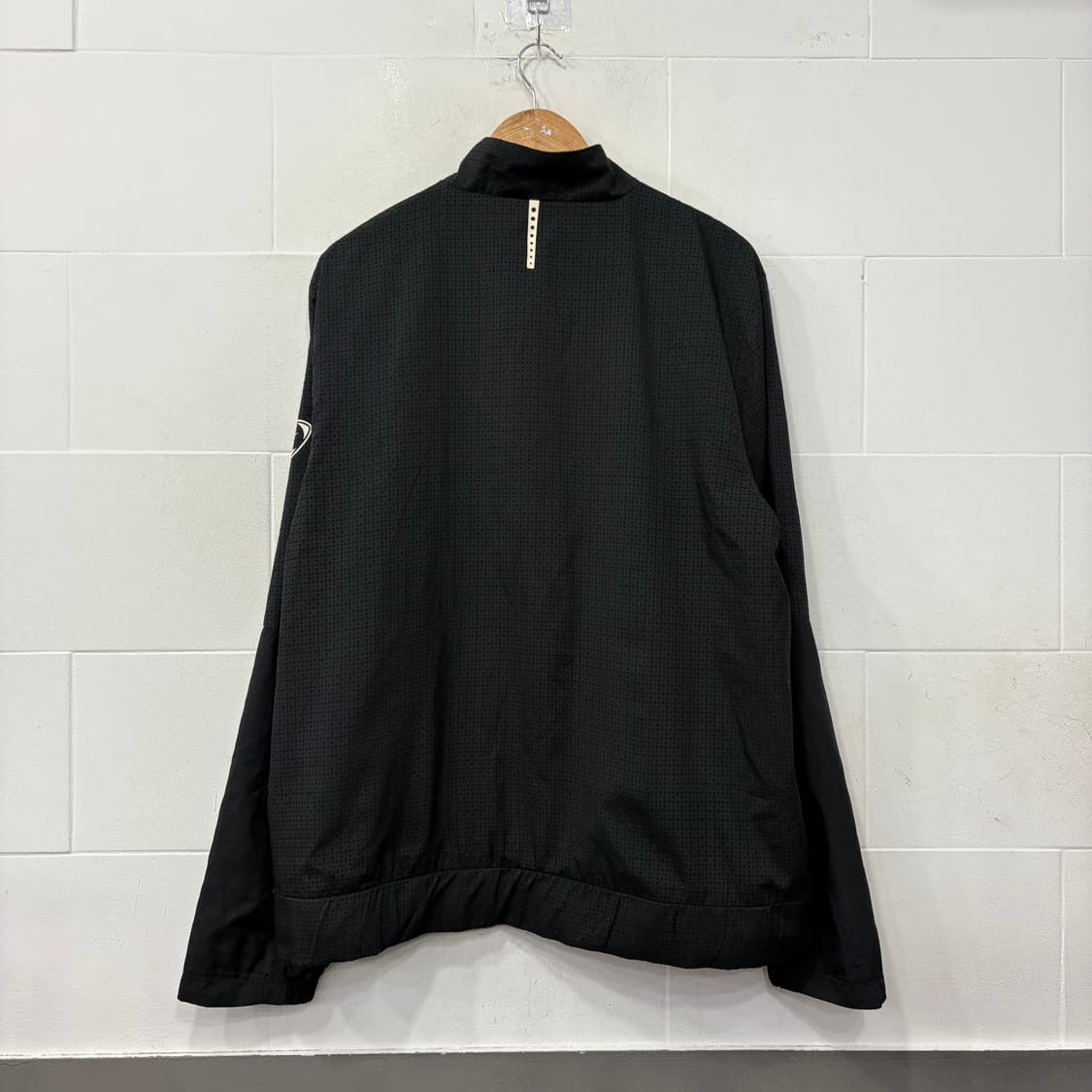 나이키 인터밀란 펀칭 블랙 바람막이 상품이미지3