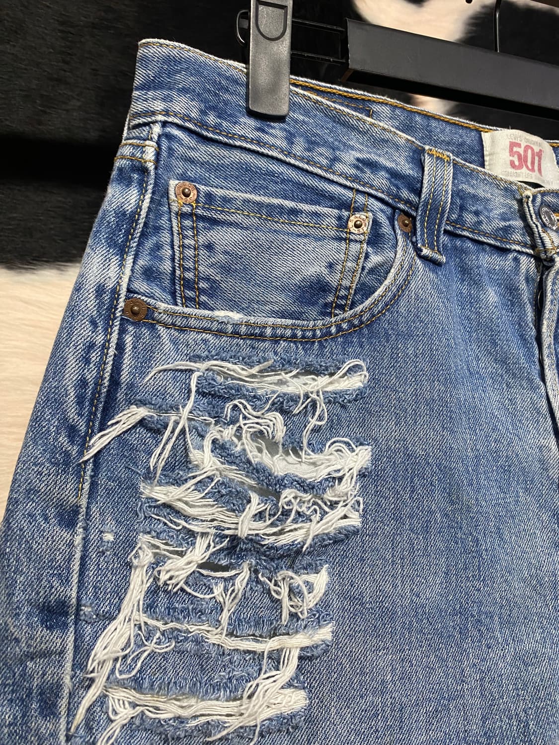 Levi’s 501 데미지 디테일 데님 숏츠 상품이미지3