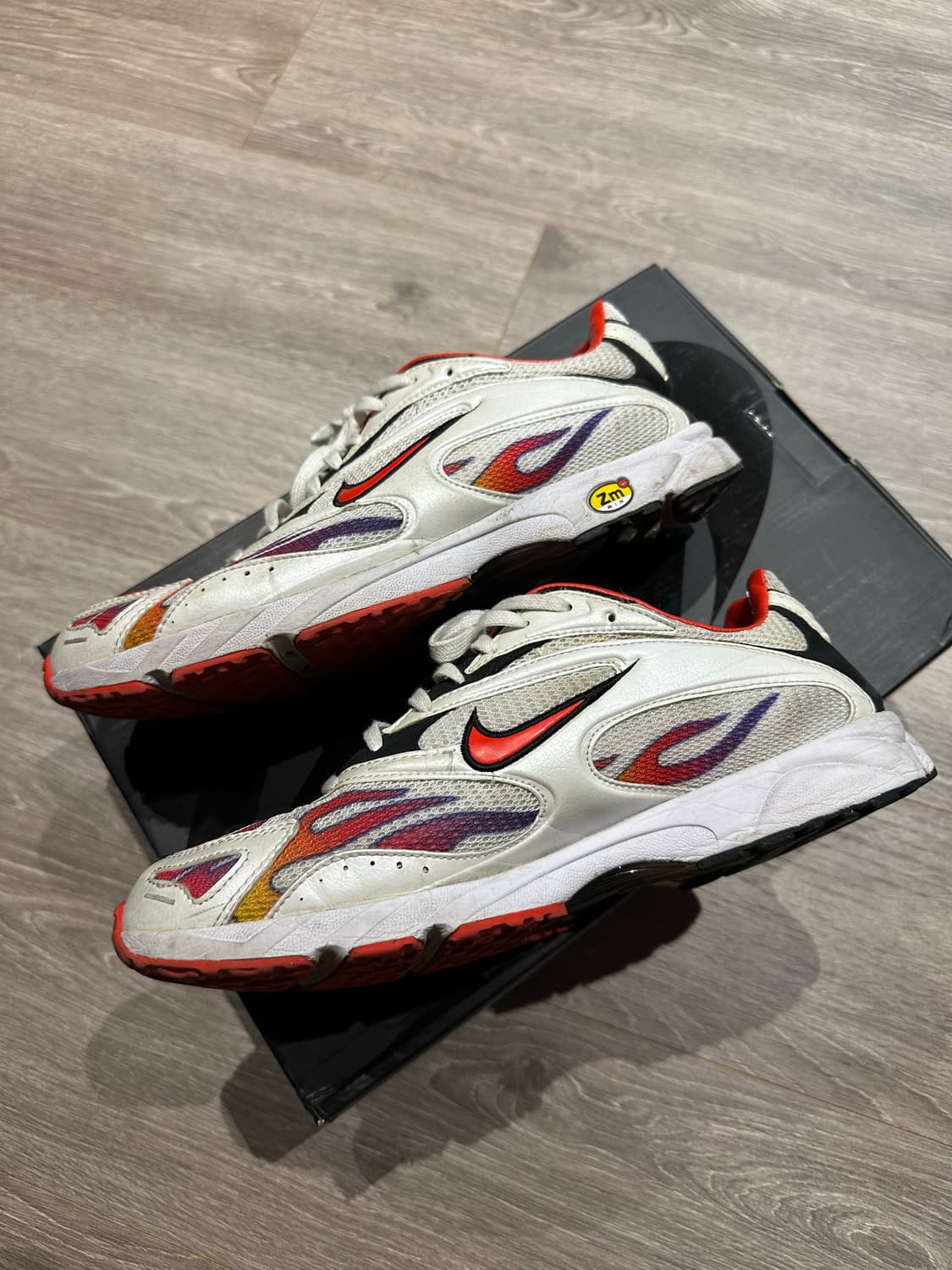 나이키 슈프림 줌 스트릭 스펙트럼 플러스 상품이미지3