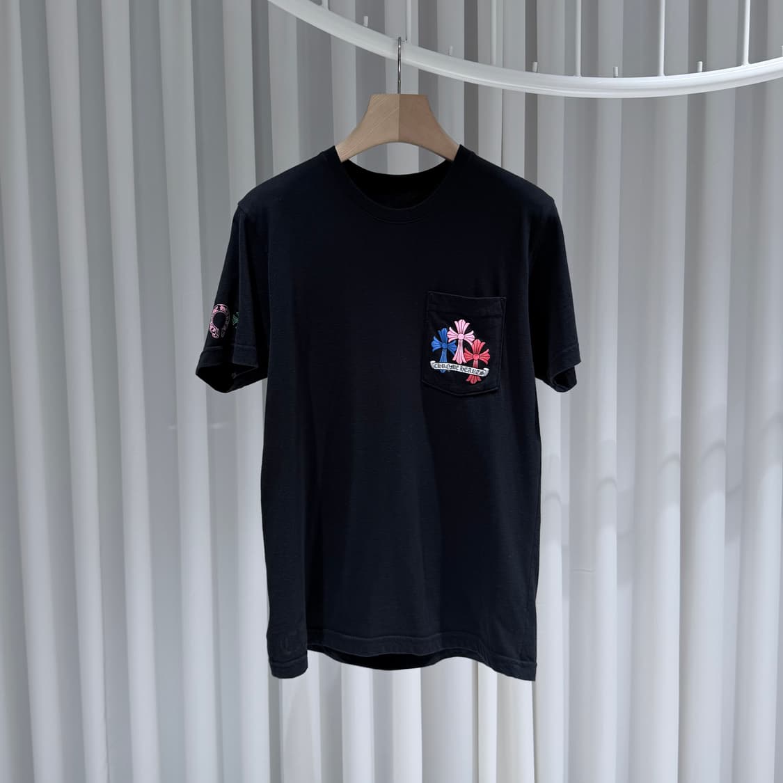 (A+/M) / 크롬하츠 크로스 멀티 세메터리 라운드 반팔 티셔츠 블랙 상품이미지2