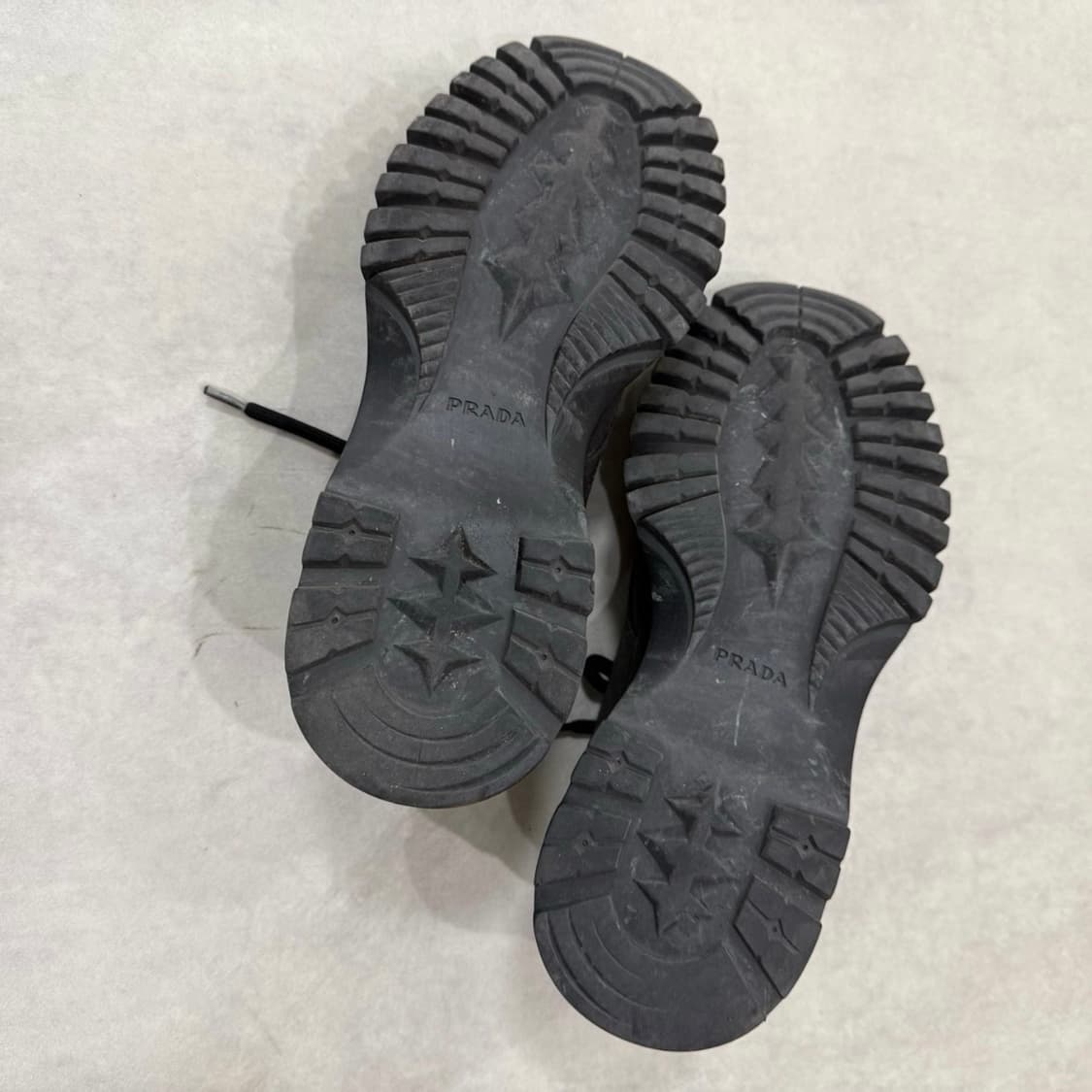 Prada Suede Brixxen Laced-up Derby 상품이미지3