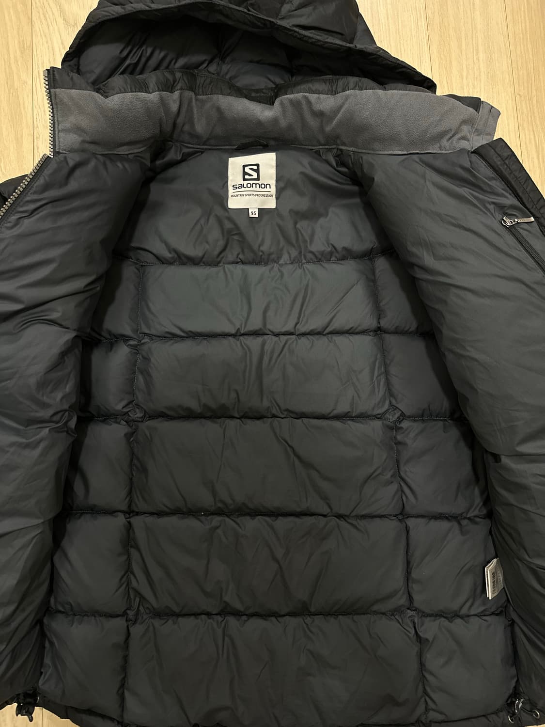 살로몬 올드스쿨 700필 패딩 95-100 상품이미지5