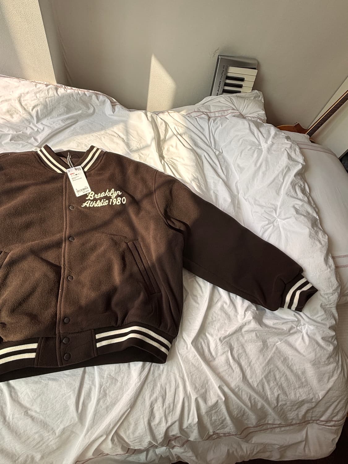 브라운 컬러감 하나 정말 잘 뽑은 스파오 바시티 자켓 L 상품이미지2