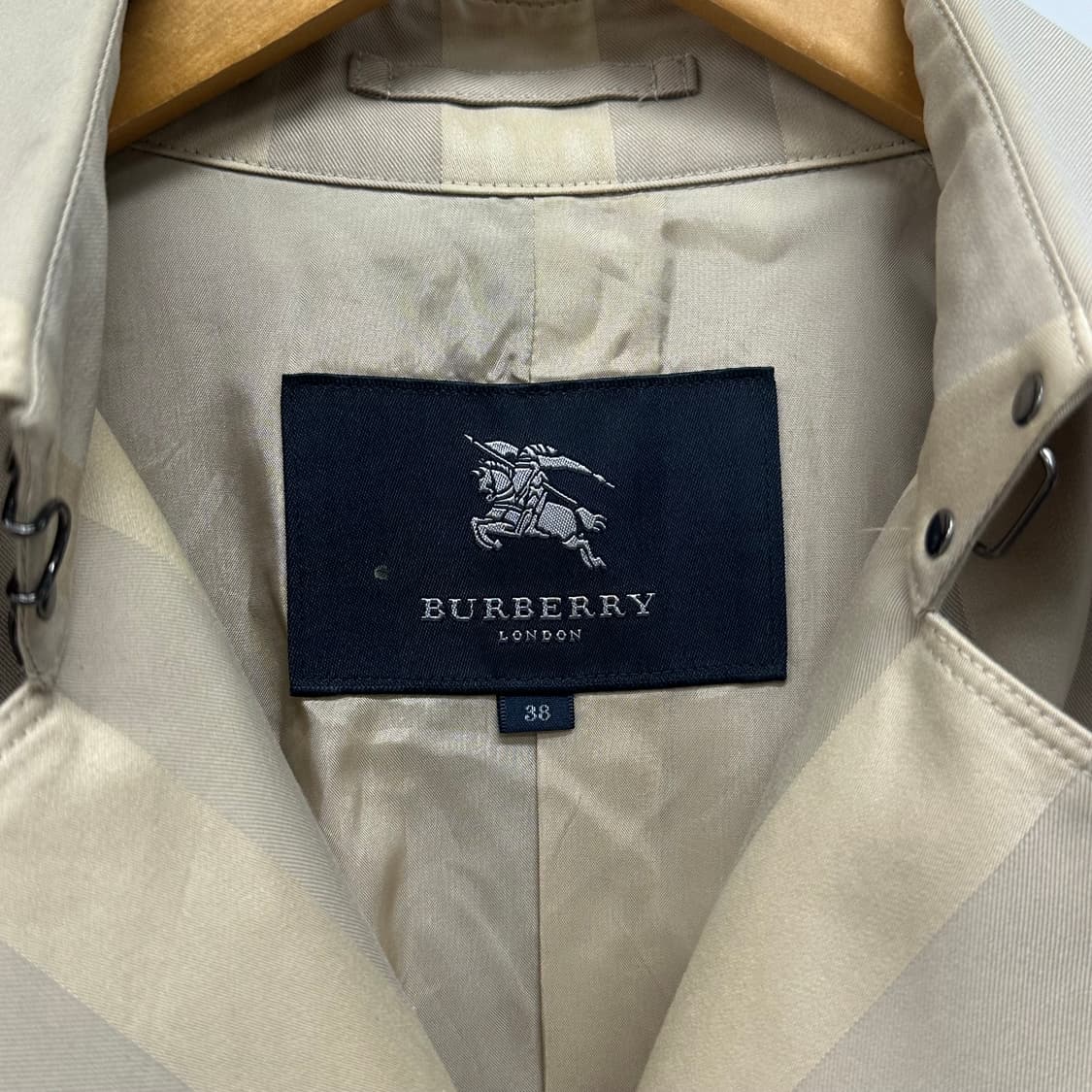 버버리 체크 트렌치 코트 상품이미지4