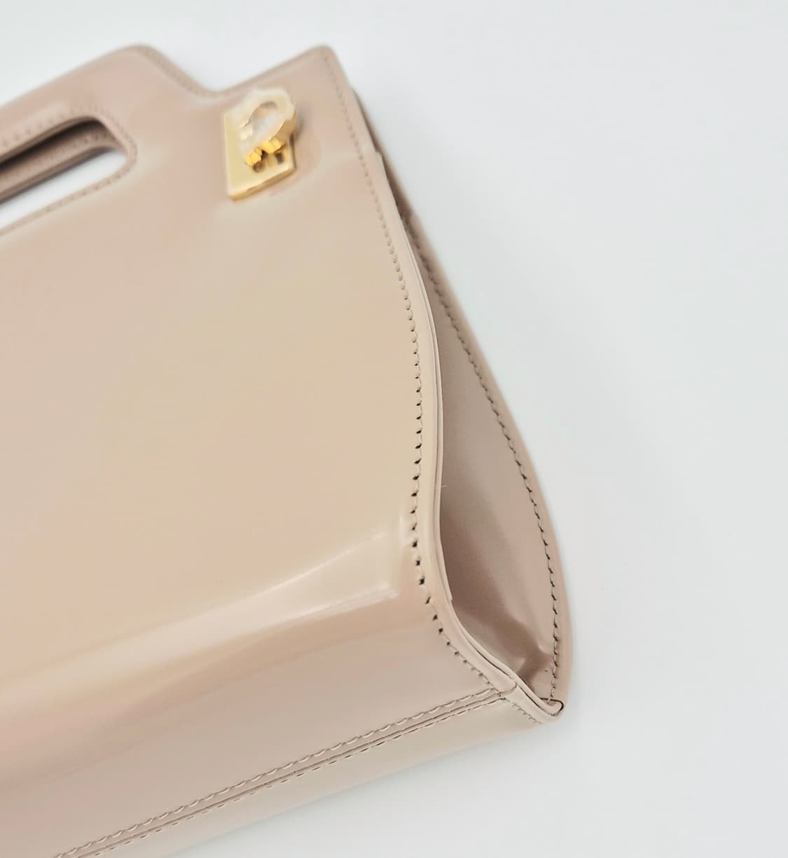 살바토레 페레가모 미니 완다 탑핸들 토트겸 숄더백 상품이미지9