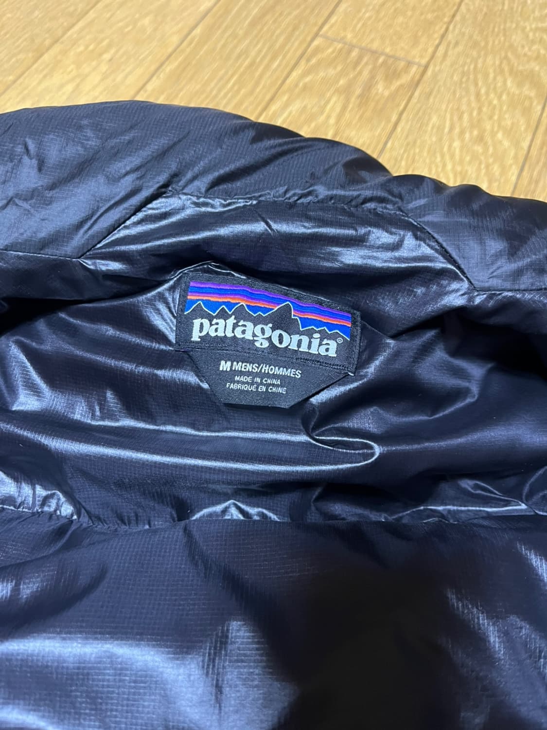 파타고니아 피츠로이 논후디 패딩 블랙 m 희귀모델 상품이미지7