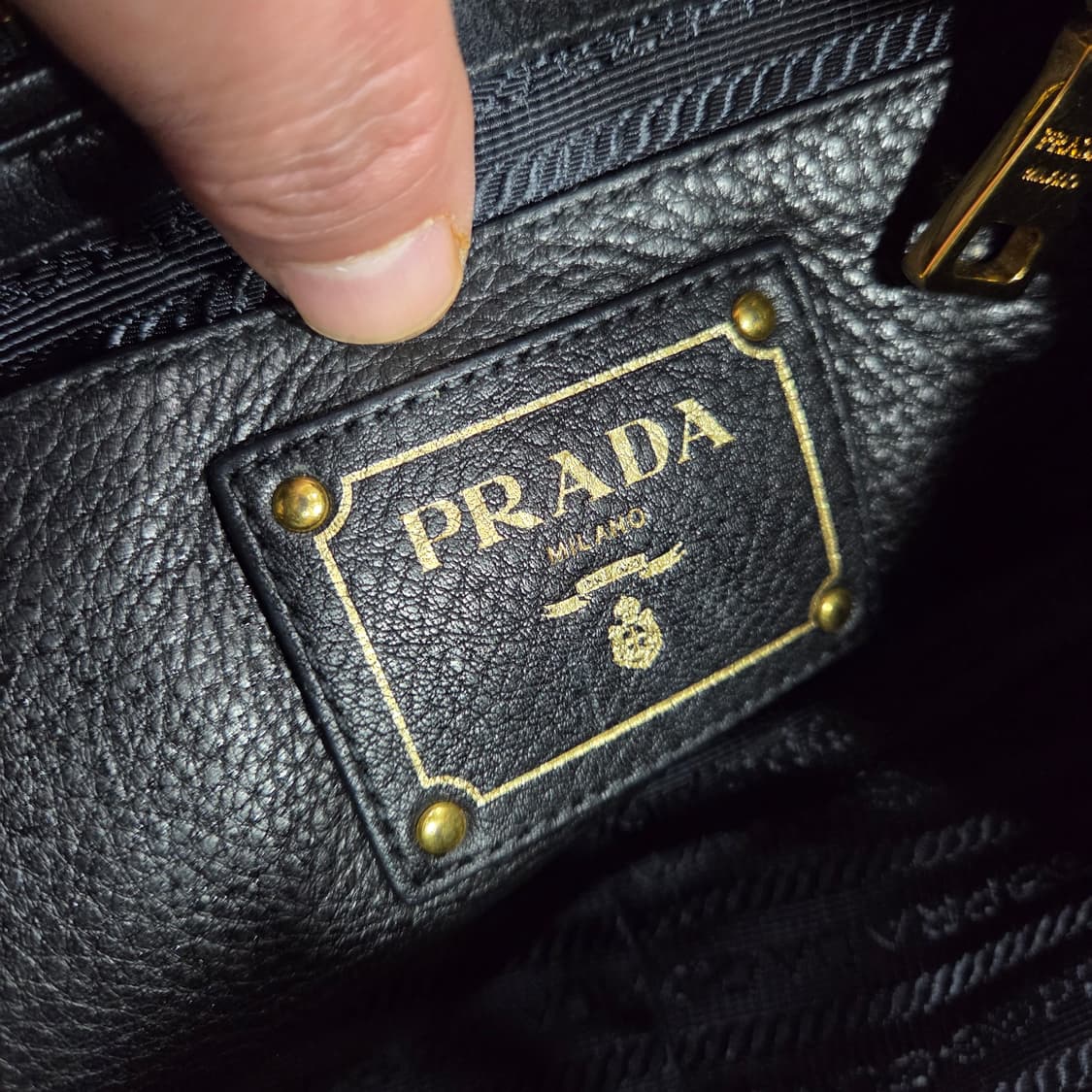 프라다 미듐 숄더백 상품이미지5