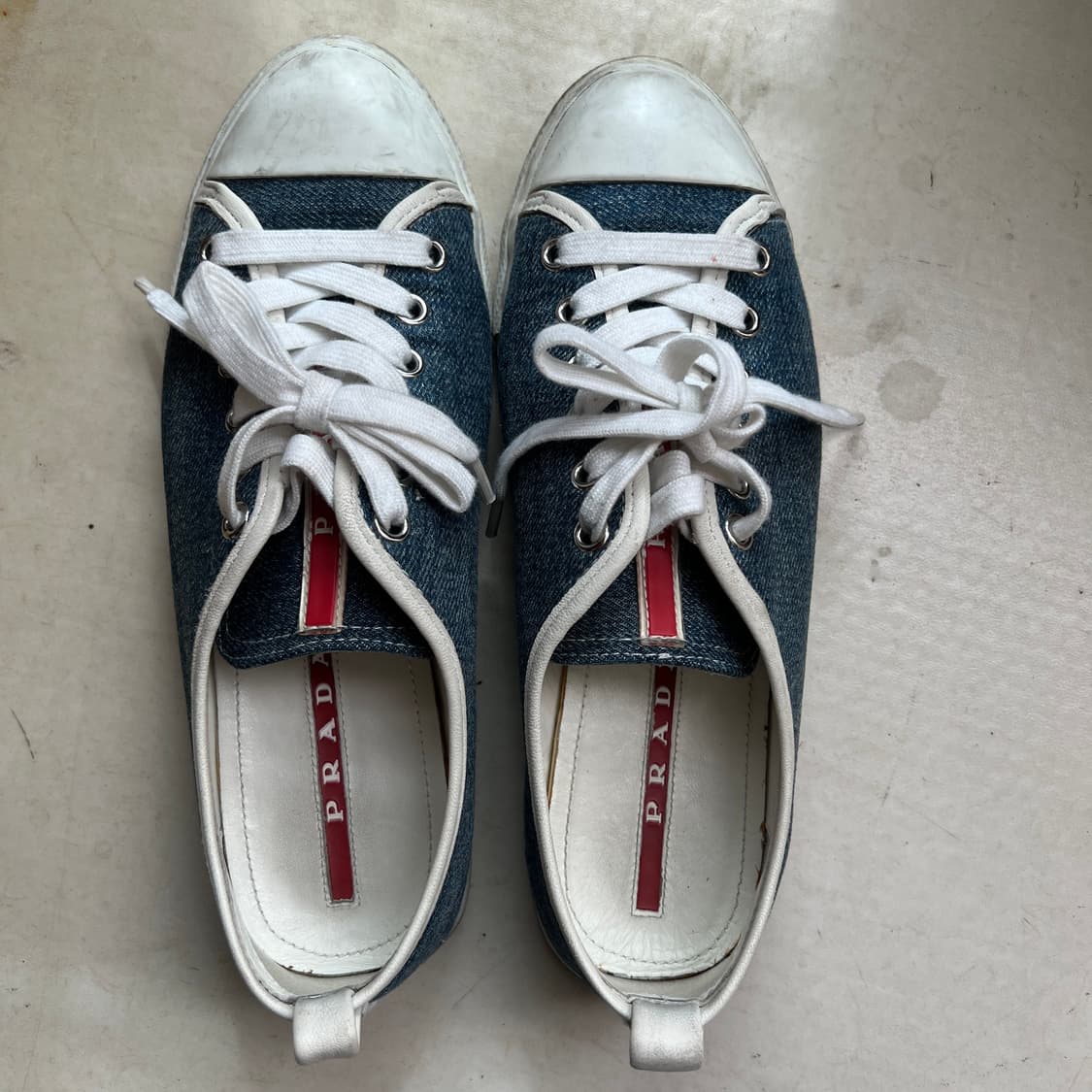 프라다 데님 스니커즈 37.5 상품이미지5