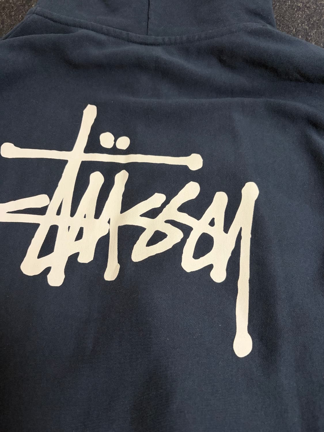 스투시 로고 네이비 후드집업 상품이미지2