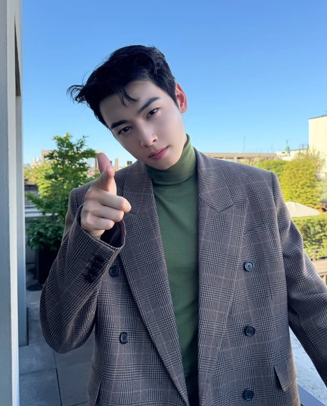 [차은우님 착용] 생로랑 25FW 스트럭쳐드 더블 브레스티드 체크 자켓 상품이미지1