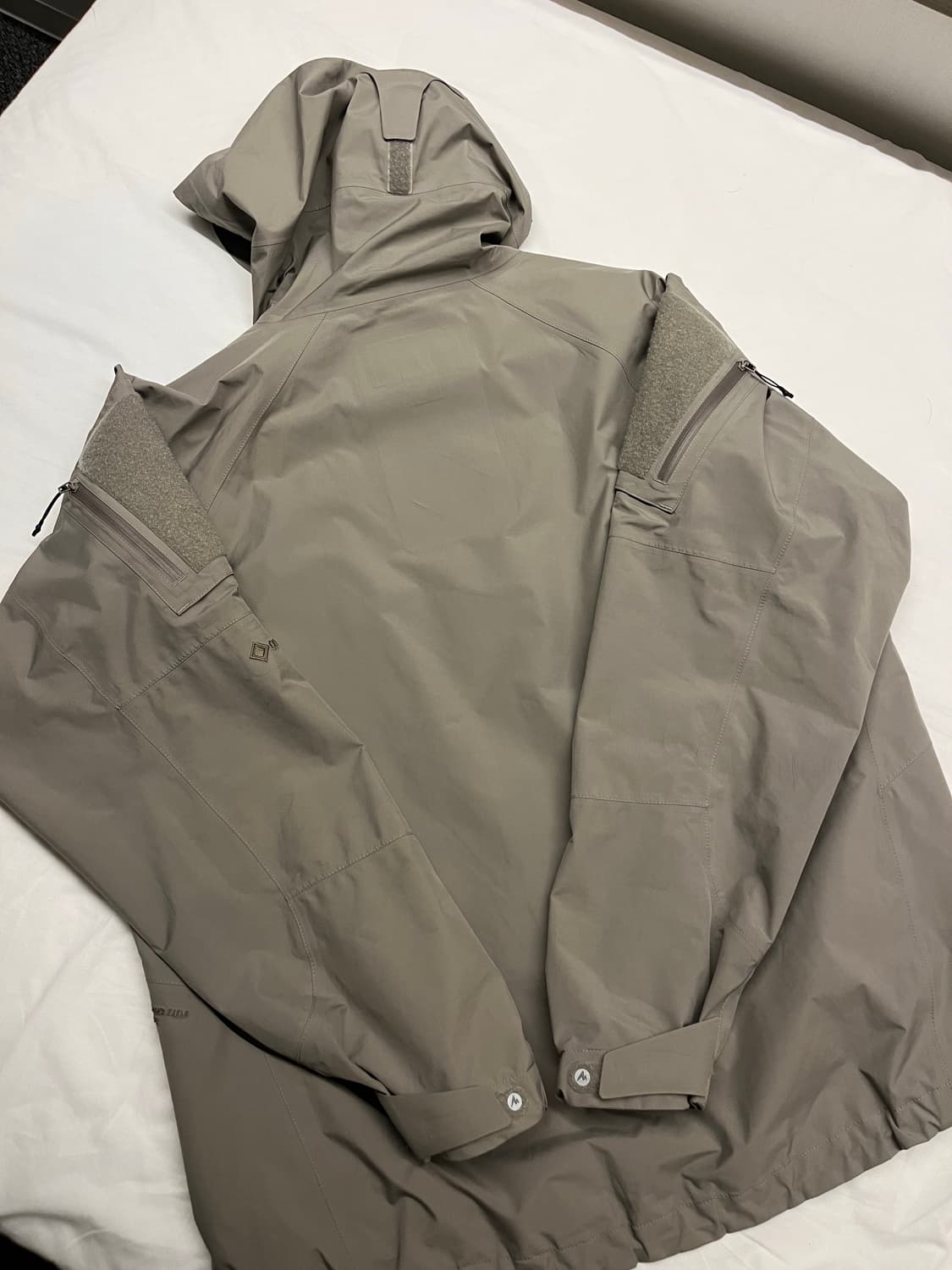 바이닐 아카이브 마모트 lf 고어텍스 후드 자켓 상품이미지3