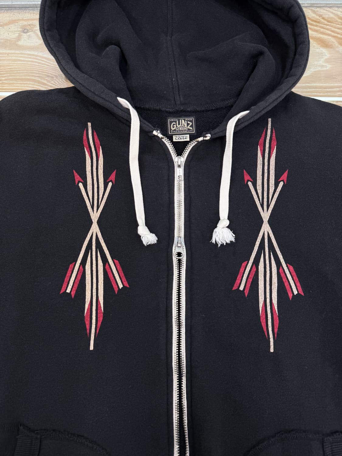 건즈 바이 네이비블루 네이티브 크로스 애로우 후드집업 상품이미지6