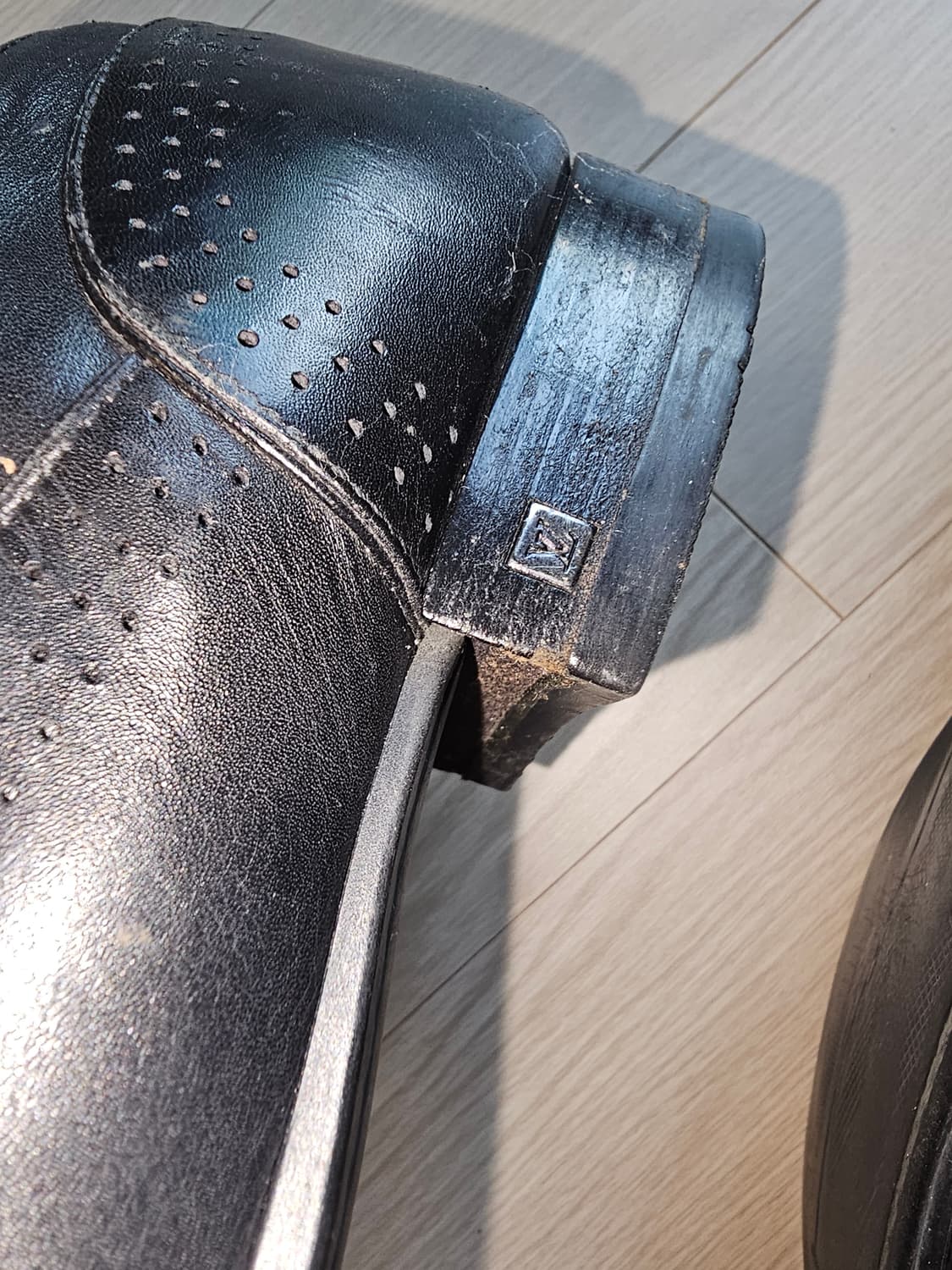 루이비통 블랙 정장 구두 상품이미지5