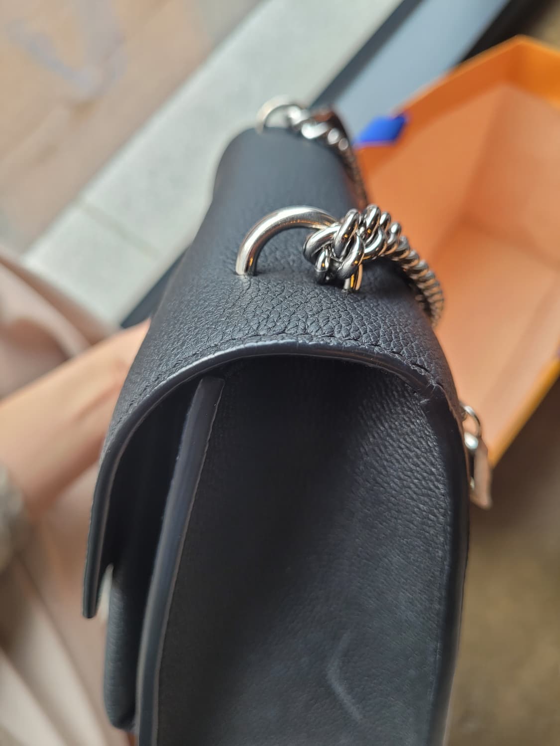 루이비통 마이락미 체인백 블랙 상품이미지4