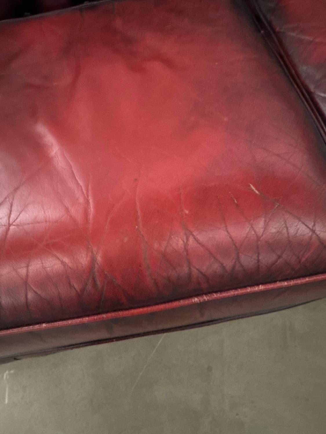 버건디 체스터필드 빈티지 소파 상품이미지6