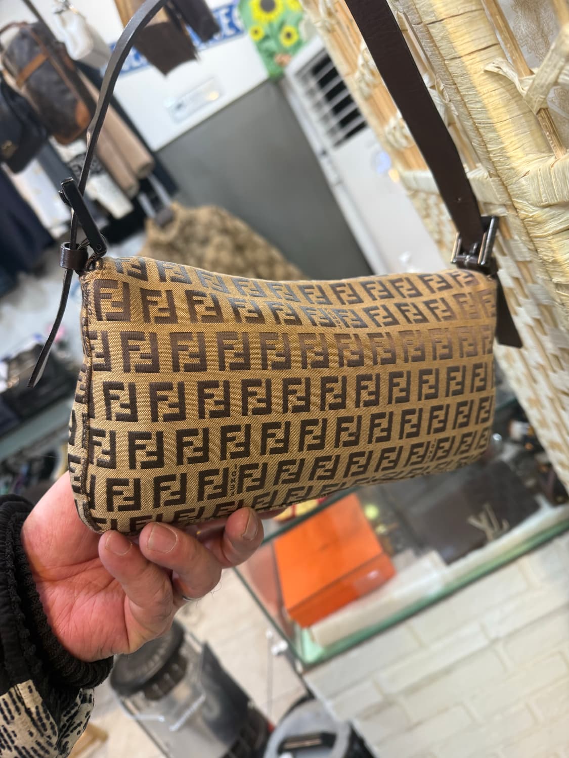 정품 펜디 주카 맘마백 팝니다 상품이미지4