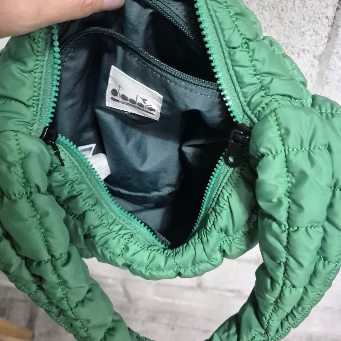 디아도라 패딩 숄더백 상품이미지7