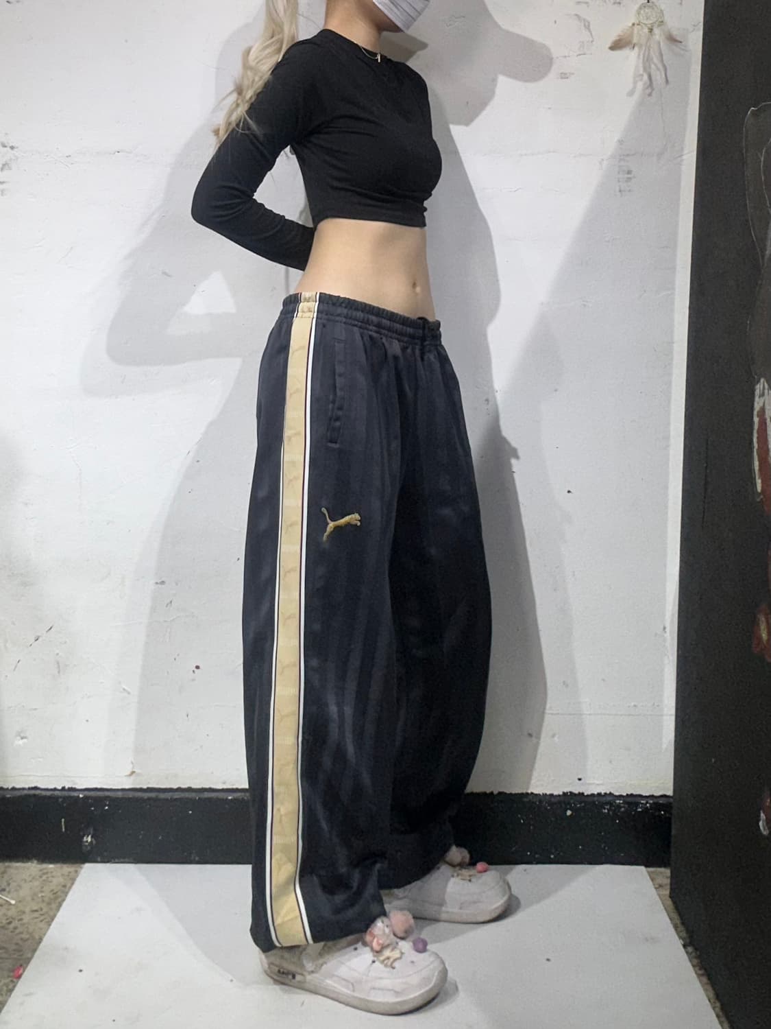 푸마 블랙 골드 사이드 라인 와이드 팬츠 M 상품이미지1