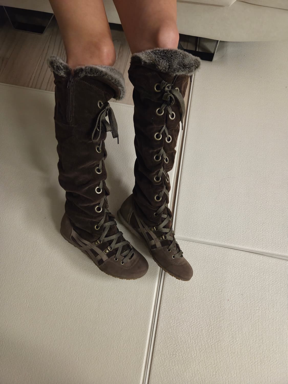 오니츠카 타이거 퍼 트리밍브라운부츠 상품이미지3