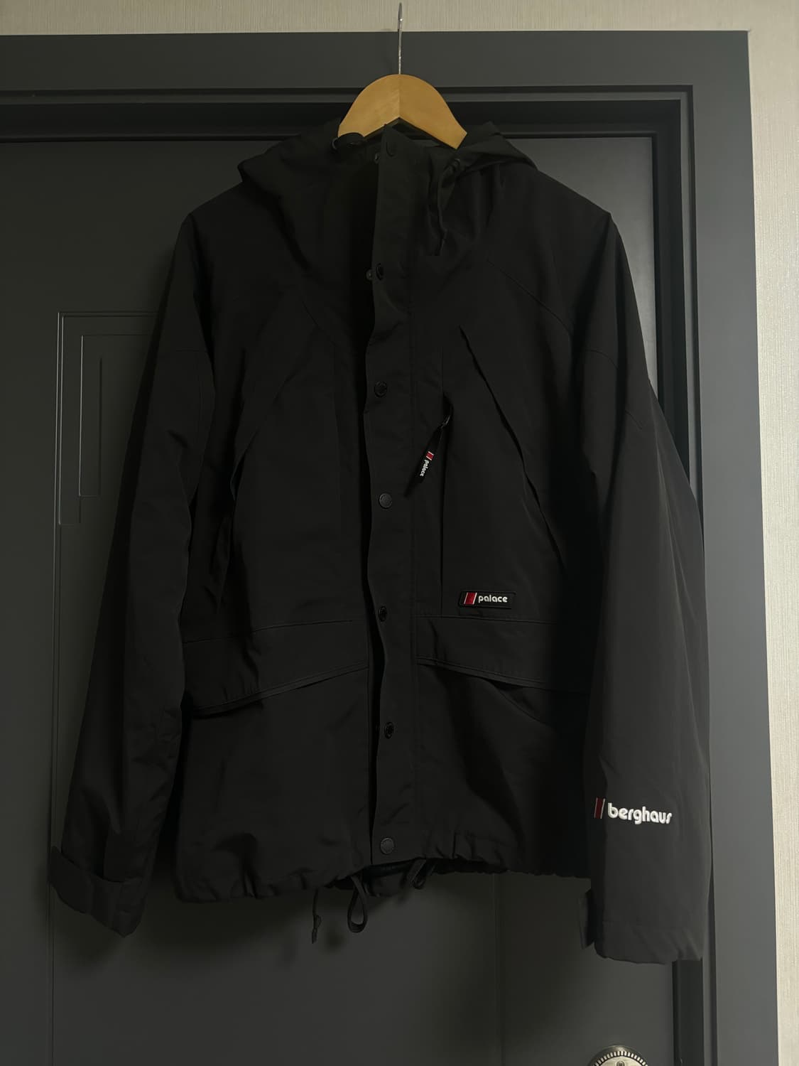 팔라스 X 버그하우스 콜라보 자켓 M 상품이미지3