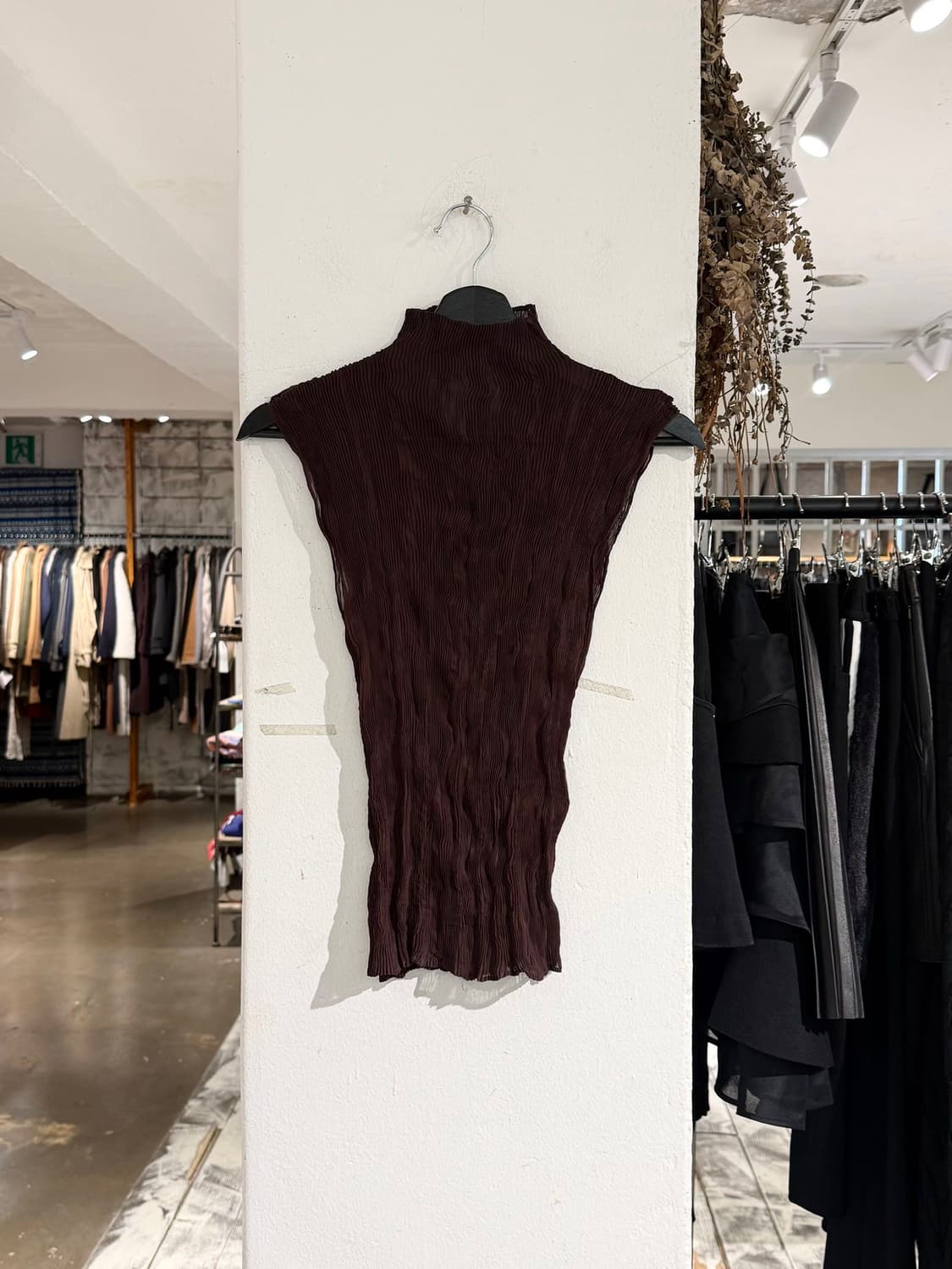 이세이 미야케 화이트라벨 브라운 링컬 슬리브리스 탑 상품이미지1