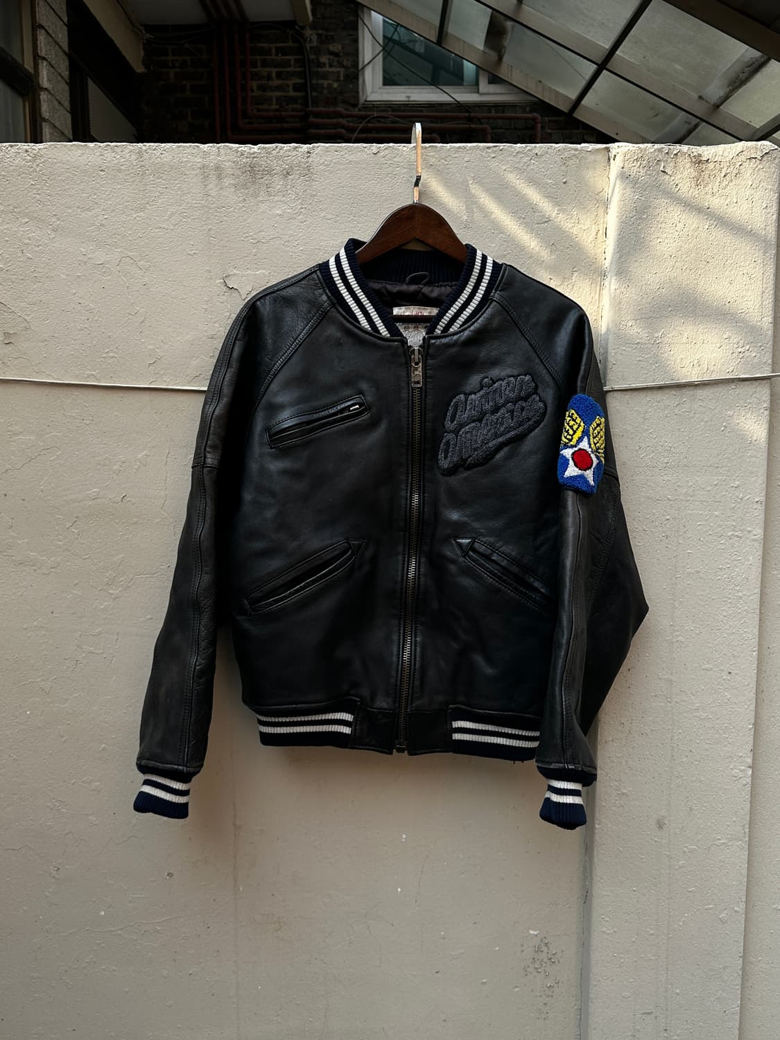 90s Avirex 아비렉스 트랙필드 레더 바시티 자켓 상품이미지2