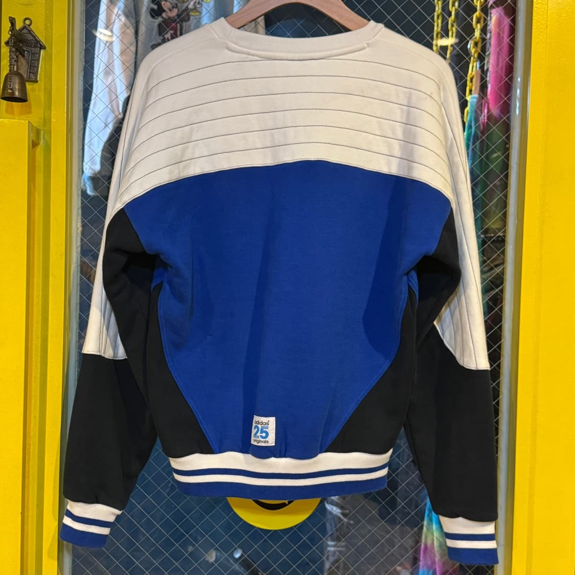 adidas 아디다스 니고 블락드 맨투맨 상품이미지8