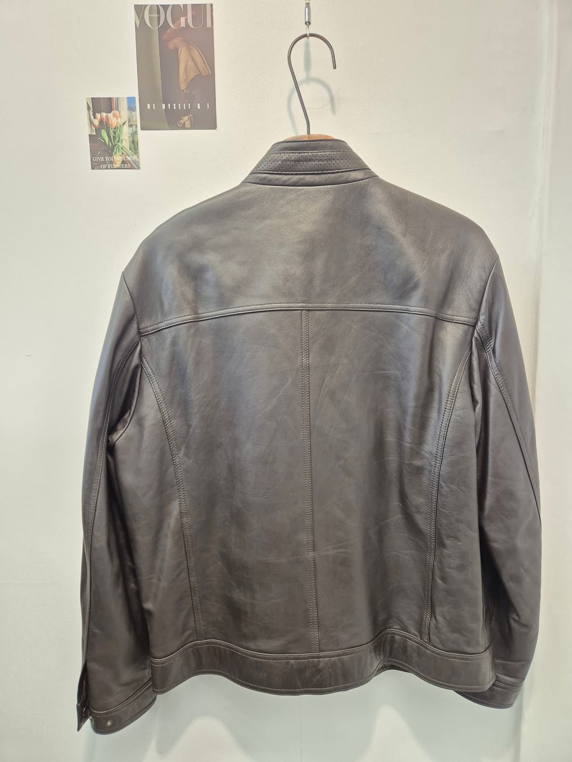 마에스트로  남성용 가죽 자켓  95
사이즈  실측  가슴단면 54  총 상품이미지5