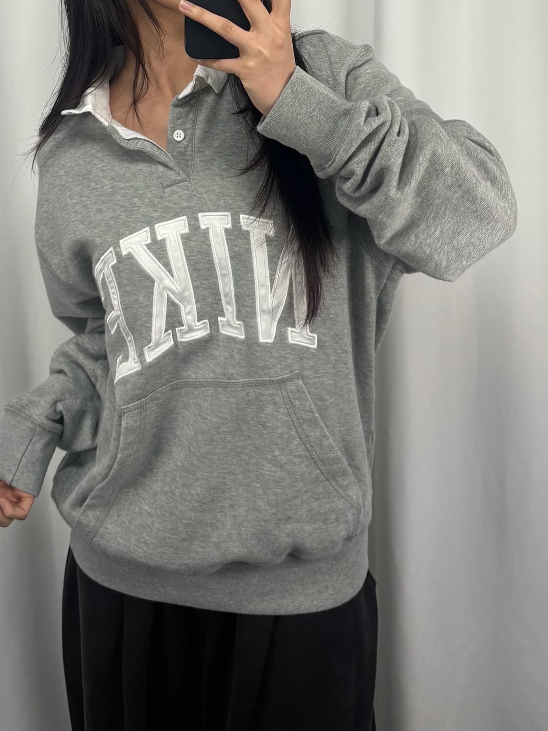 나이키 빅로고 그레이 긴팔 카라 맨투맨 상품이미지1