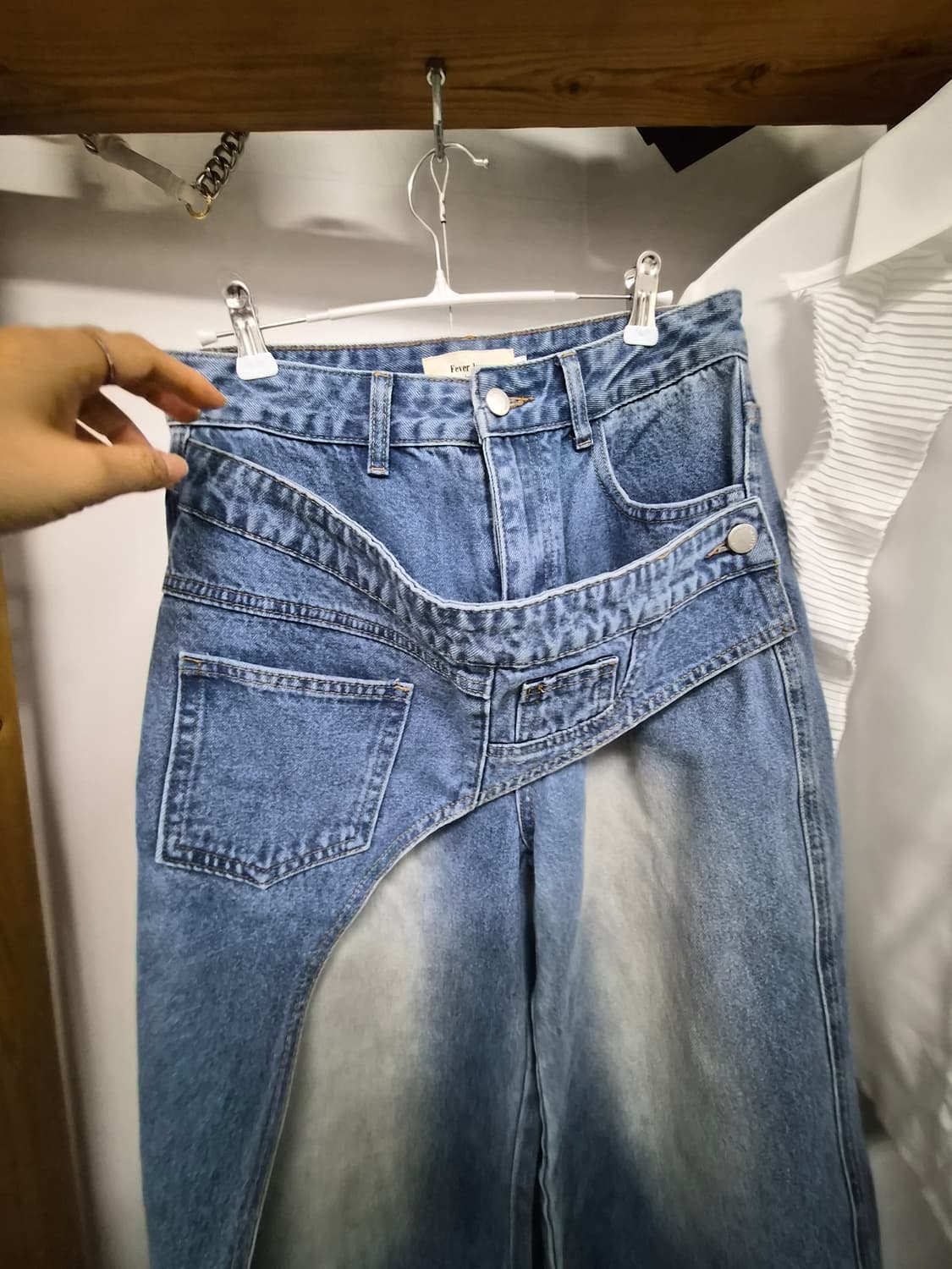 딘트 프릴 블라우스. fever jeans 유니크 랩 롱데님 상품이미지9