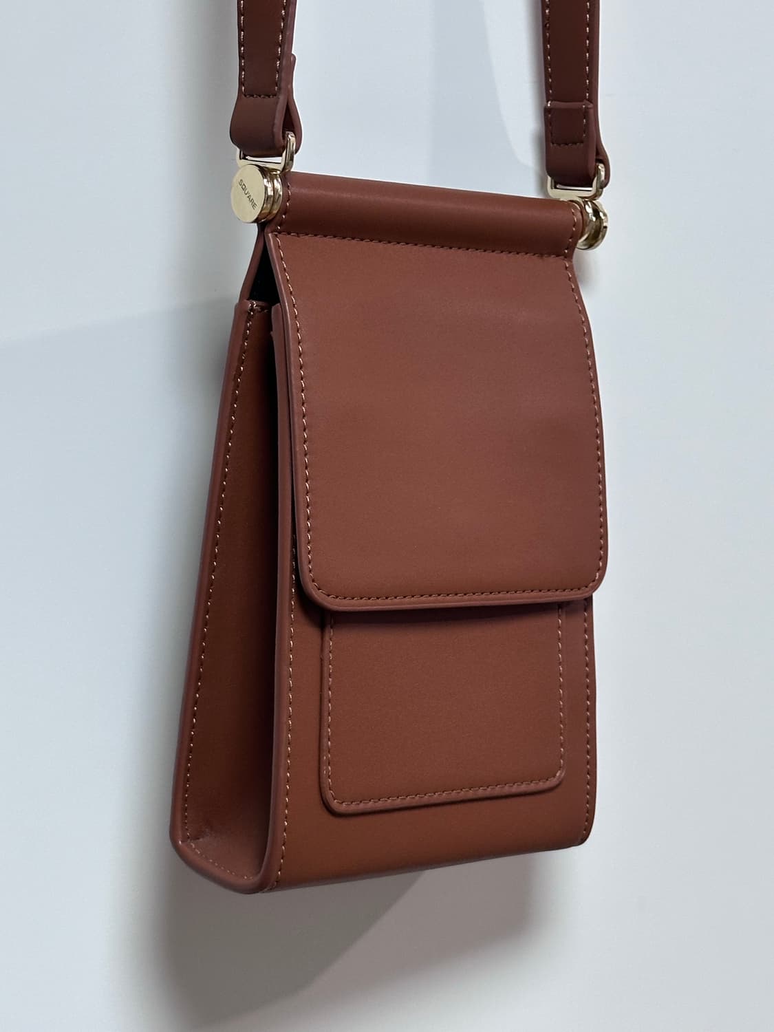 브라운 가죽 스퀘어 크로스백 상품이미지3