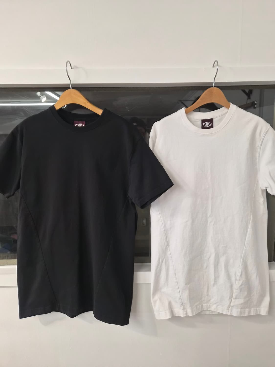 XL) BYSEC 바이젝 머슬핏 반팔 2장 팝니다 상품이미지1