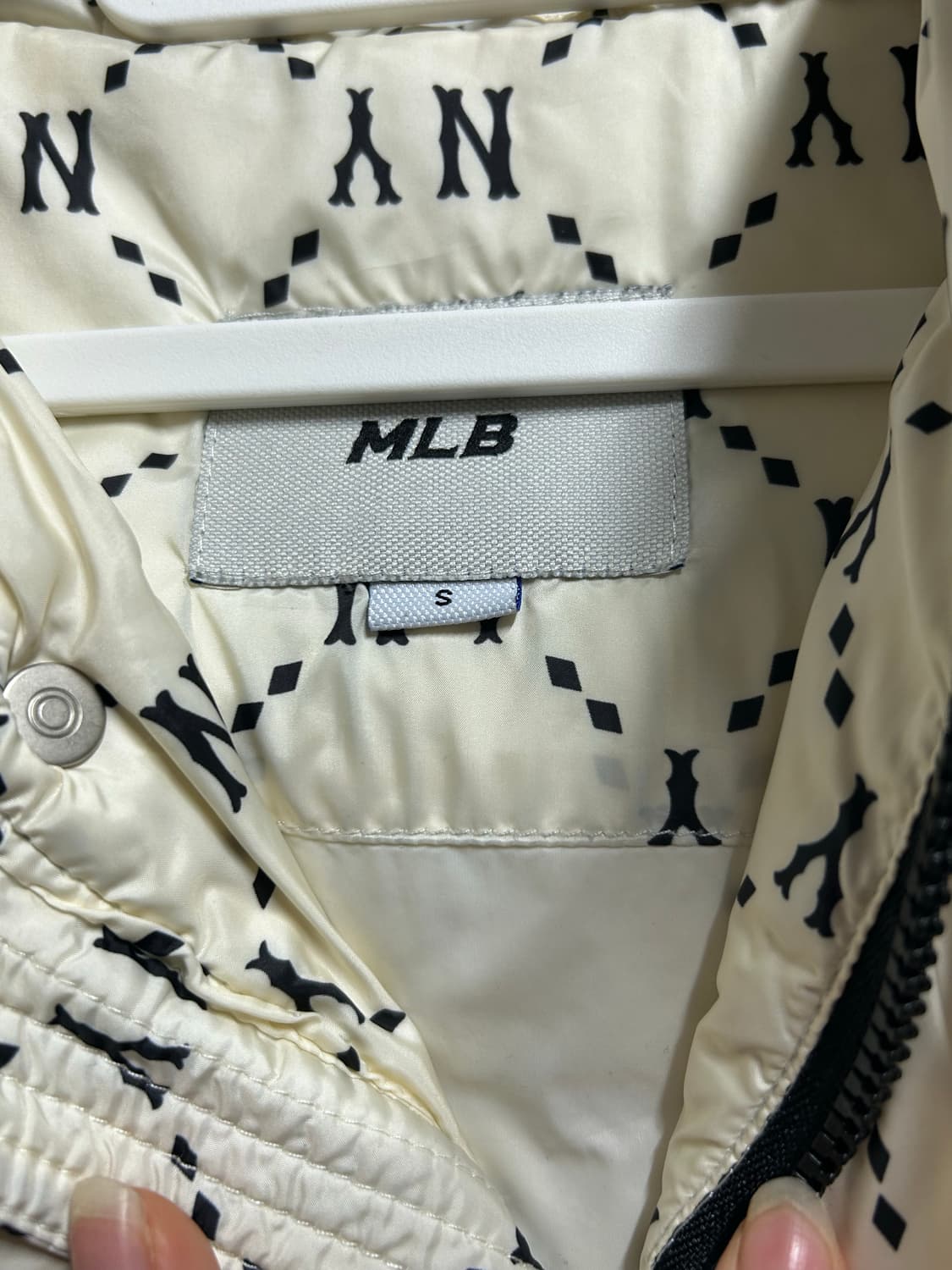 Mlb 모노그램 다이아 중경량 패딩 덕다운 s 상품이미지2